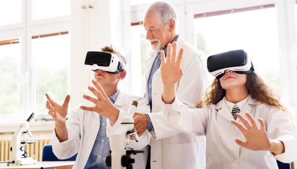 Realidad virtual para mejorar la visualización espacial y la comprensión de conceptos abstractos en química para interpretar fenómenos científicos.