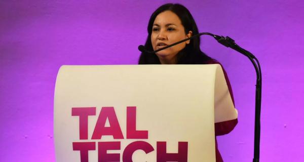 ¡En Estonia! Profesora Tec expone proyecto sobre realidad aumentada